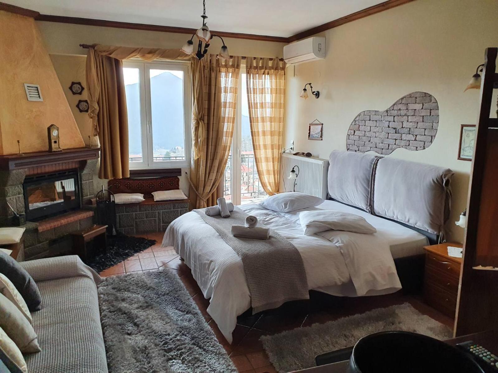 Semeli Guesthouse Karpenisi Exterior photo