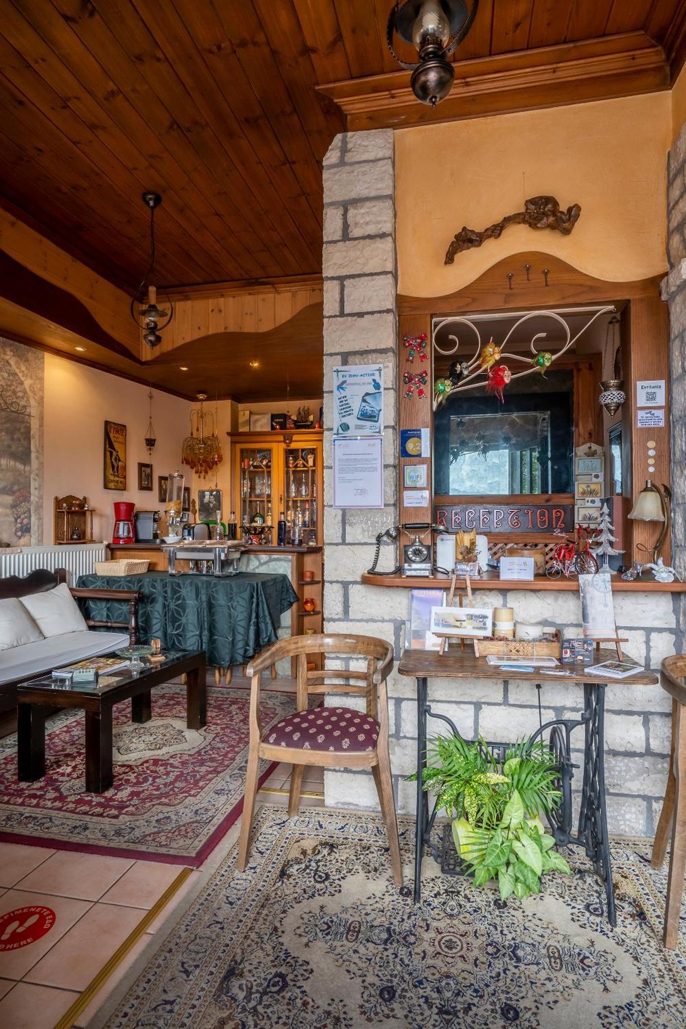 Semeli Guesthouse Karpenisi Exterior photo